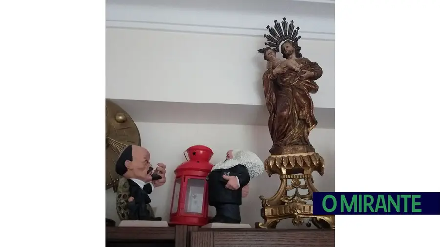 Camarada Estaline, o companheiro Elon M. e o carpinteiro José Camarada Estaline, o companheiro Elon M. e o carpinteiro José