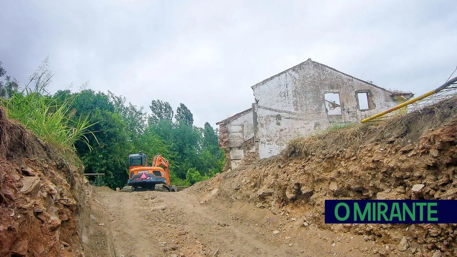 O MIRANTE | Constância suspendeu obras para habitações mas por pouco tempo