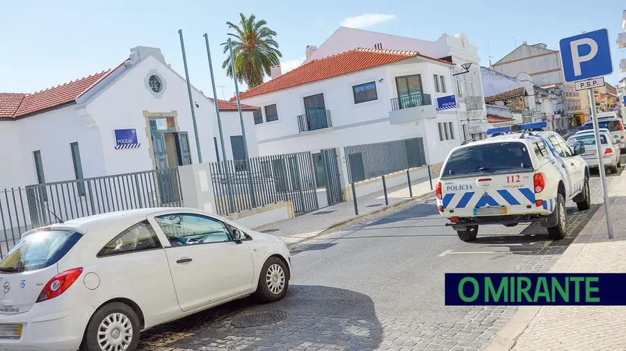Município de Vila Franca de Xira substitui-se ao Estado para fazer obras em esquadras da PSP Município de Vila Franca de Xira substitui-se ao Estado para fazer obras em esquadras da PSP