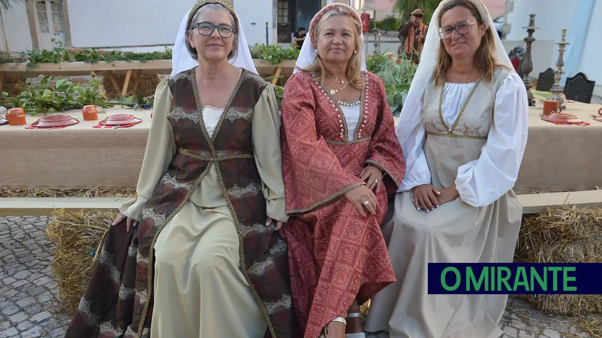 Arruda dos Vinhos celebrou 500 anos das festas com ceia real