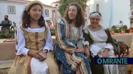 Arruda dos Vinhos celebrou 500 anos das festas com ceia real
