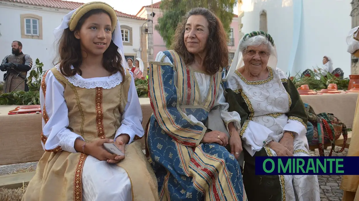 Arruda dos Vinhos celebrou 500 anos das festas com ceia real