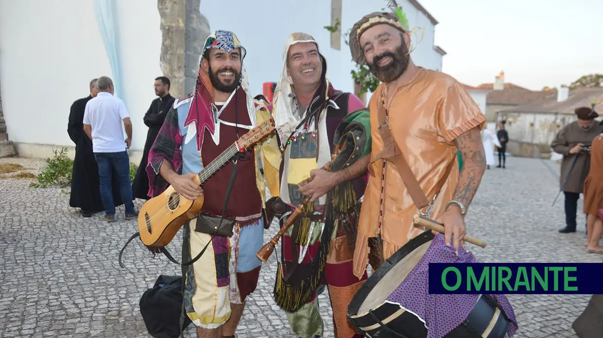 Arruda dos Vinhos celebrou 500 anos das festas com ceia real