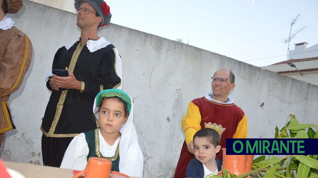 Arruda dos Vinhos celebrou 500 anos das festas com ceia real