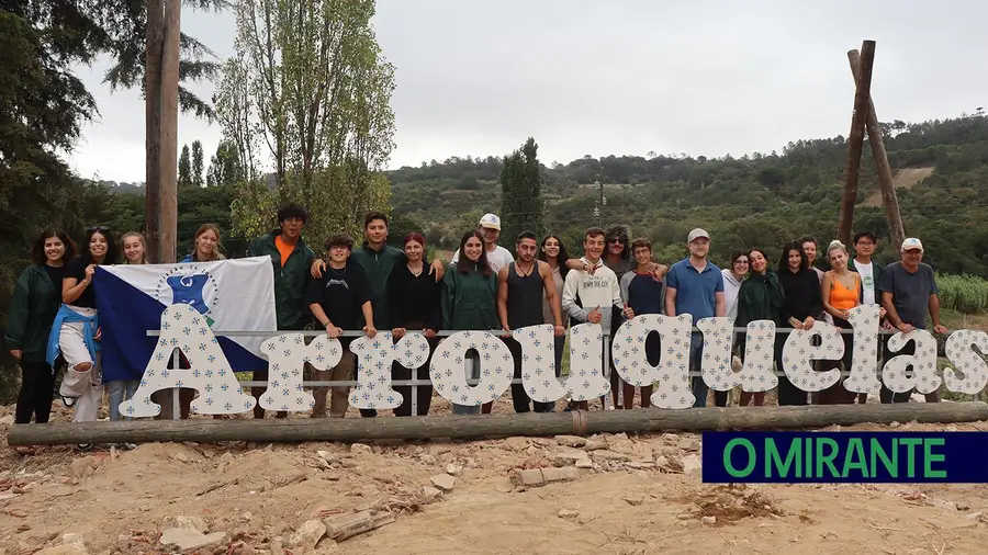 Arrouquelas volta a receber centenas de voluntários estrangeiros para ajudar na prevenção de incêndios Arrouquelas volta a receber centenas de voluntários estrangeiros para ajudar na prevenção de incêndios