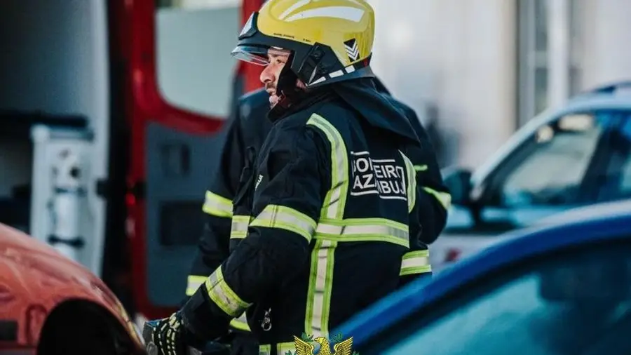 Condutor encontrado morto dentro de carro na Vala Real em Azambuja Condutor encontrado morto dentro de carro na Vala Real em Azambuja