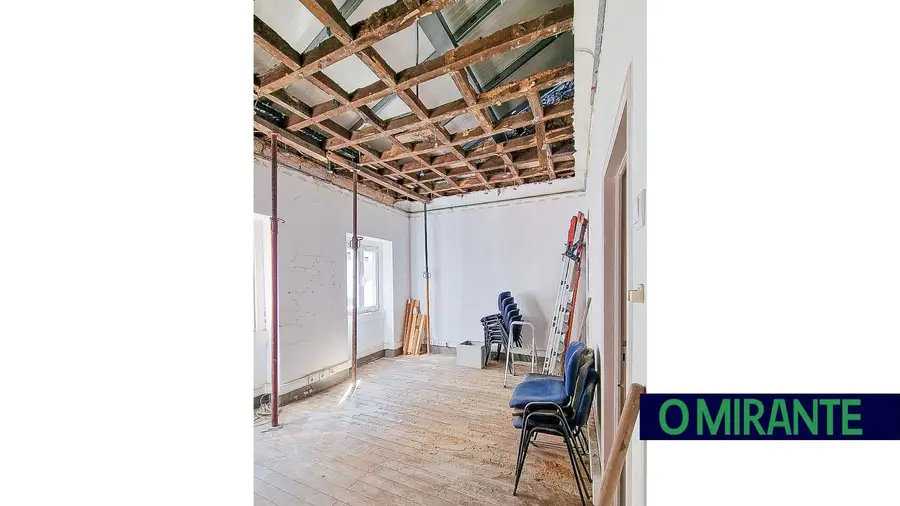 Obras a conta-gotas