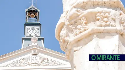 Munícipe questiona estado da torre do relógio em Benavente