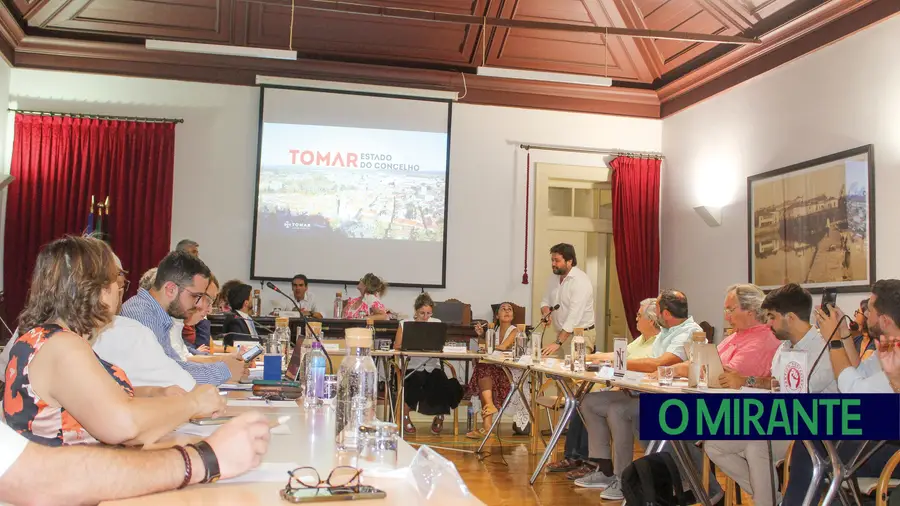Estado do concelho de Tomar: entre o cenário cor-de-rosa da maioria e as críticas da oposição Estado do concelho de Tomar: entre o cenário cor-de-rosa da maioria e as críticas da oposição
