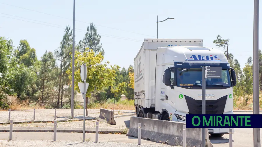 Continua briga entre camionistas e Câmara do Entroncamento por causa da falta de estacionamento Continua briga entre camionistas e Câmara do Entroncamento por causa da falta de estacionamento