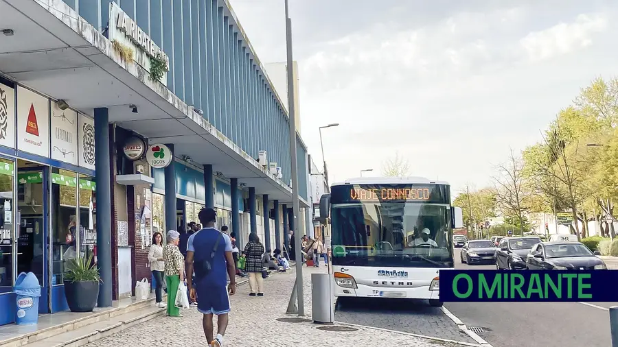 Empresa intermunicipal de transportes da Lezíria não convence oposição em Azambuja Empresa intermunicipal de transportes da Lezíria não convence oposição em Azambuja