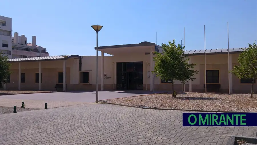 USF de São Domingos diz aos doentes para levarem água porque ar condicionado não funciona USF de São Domingos diz aos doentes para levarem água porque ar condicionado não funciona
