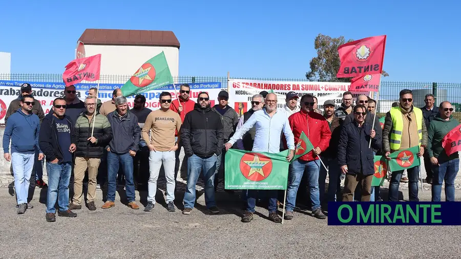Trabalhadores da Sumol+Compal em Almeirim fazem nova greve de dois dias Trabalhadores da Sumol+Compal em Almeirim fazem nova greve de dois dias