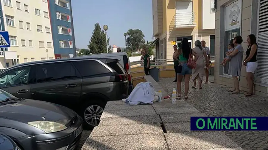 Mulher dá à luz numa rua do Carregado com o pai a fazer de parteiro
