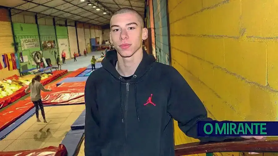 Lucas Santos conquista medalha de ouro no trampolim sincronizado
