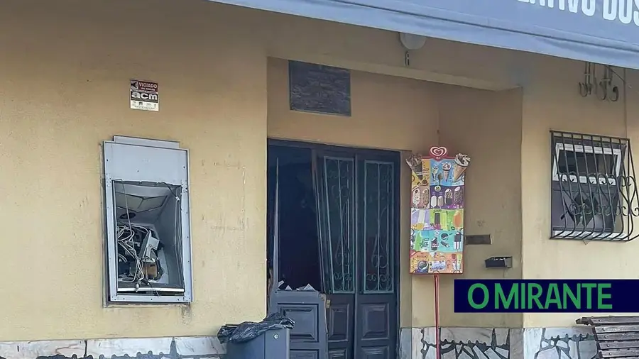 Multibanco de Cotovios destruído em assalto vai ser substituído Multibanco de Cotovios destruído em assalto vai ser substituído