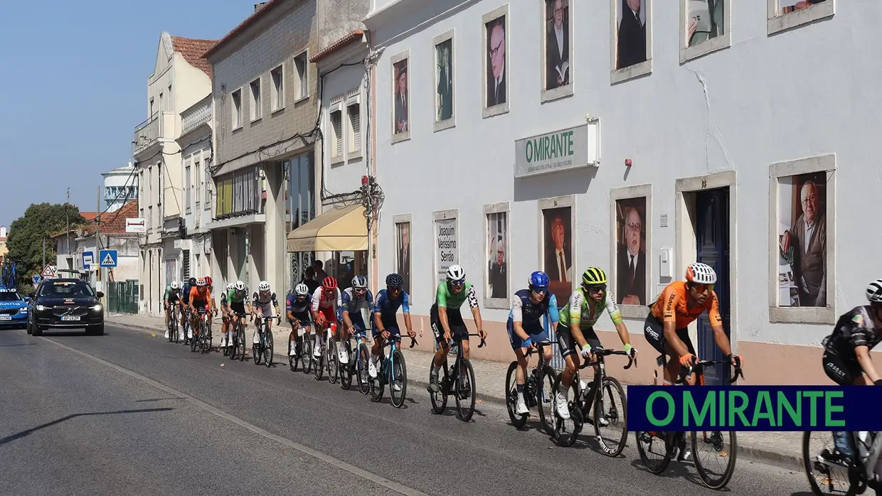 Volta a Portugal percorreu a região com milhares de pessoas a assistir
