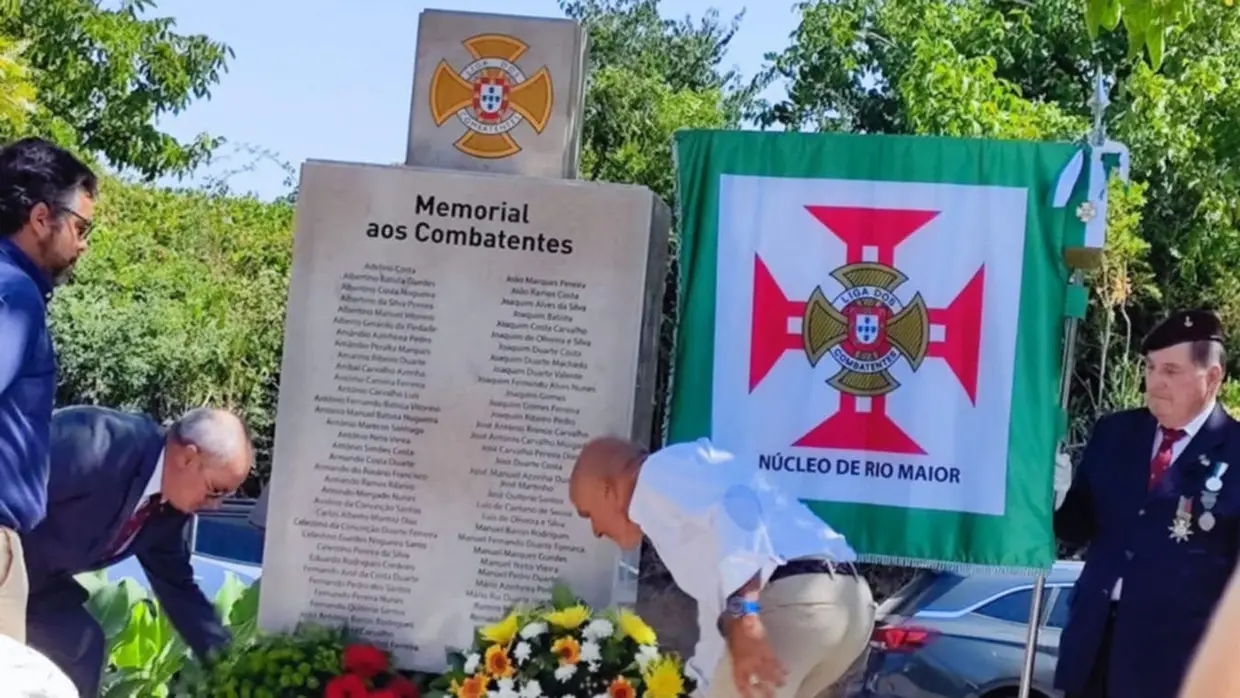 Inaugurado Monumento aos Combatentes na Freguesia de Outeiro da Cortiçada e Arruda dos Pisões