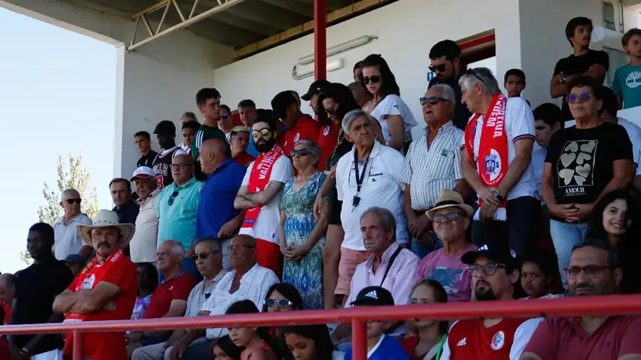 União de Santarém antecipa jogo e vai realizar recolha de bens alimentares para bombeiros 