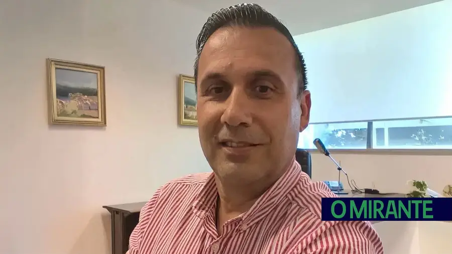 Movimento independente candidata psicólogo Carlos Pedro à Câmara de Mação