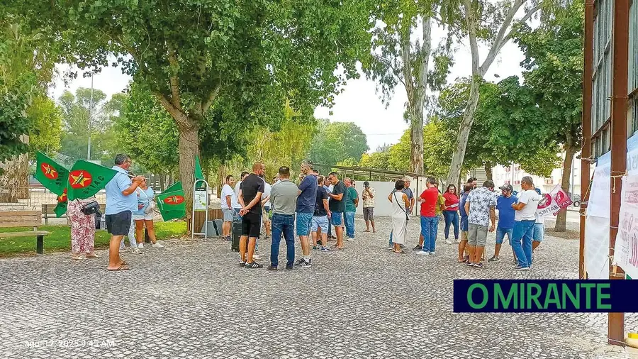 Trabalhadores da Sumol+Compal de Almeirim aprovam moção reivindicativa e pedem reunião ao Governo Trabalhadores da Sumol+Compal de Almeirim aprovam moção reivindicativa e pedem reunião ao Governo