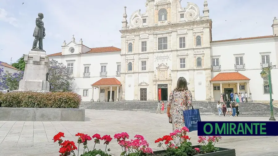 Câmara de Santarém quer requalificar centro histórico e ligar planalto à ribeira com funicular Câmara de Santarém quer requalificar centro histórico e ligar planalto à ribeira com funicular