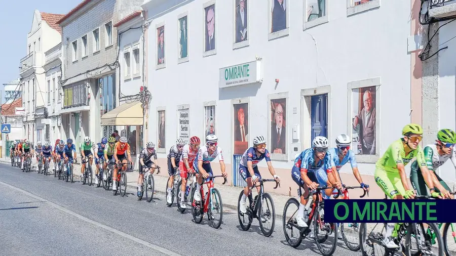 Volta a Portugal percorreu a região com milhares de pessoas a assistir Volta a Portugal percorreu a região com milhares de pessoas a assistir