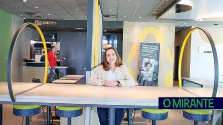 Bárbara Ribeiro; formada em Fisioterapia, escolheu a gestão na McDonald’s como projecto de vida Bárbara Ribeiro; formada em Fisioterapia, escolheu a gestão na McDonald’s como projecto de vida