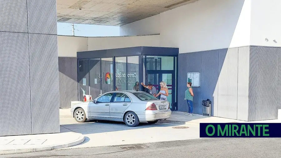 Centro de Saúde da Chamusca não abre quando o segurança não vai trabalhar Centro de Saúde da Chamusca não abre quando o segurança não vai trabalhar