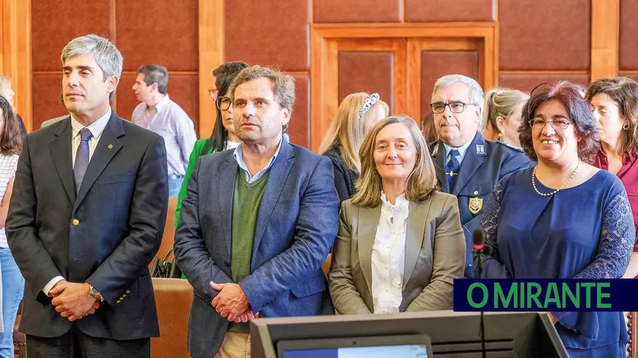 Obras em escola obrigam a transferência de 329 alunos para espaços cedidos por associações de Pontével Obras em escola obrigam a transferência de 329 alunos para espaços cedidos por associações de Pontével