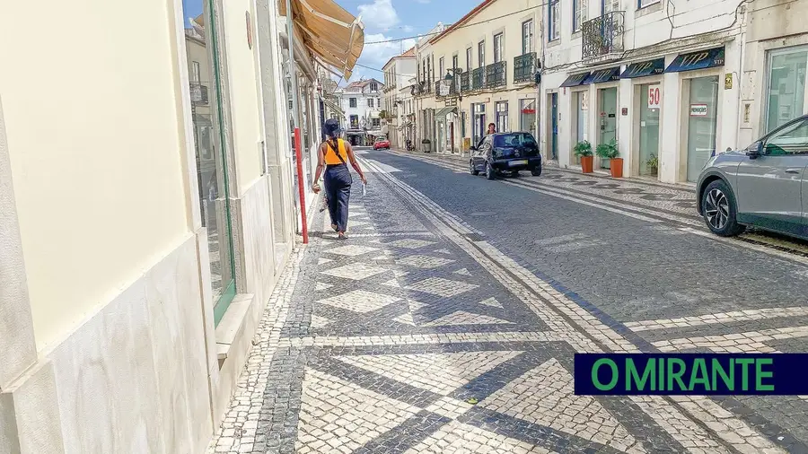 Estacionamento abusivo pode ser denunciado Estacionamento abusivo pode ser denunciado