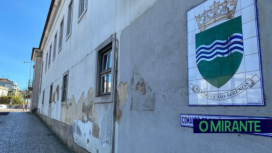 Necessária intervenção urgente nas instalações da PSP em Santarém Necessária intervenção urgente nas instalações da PSP em Santarém