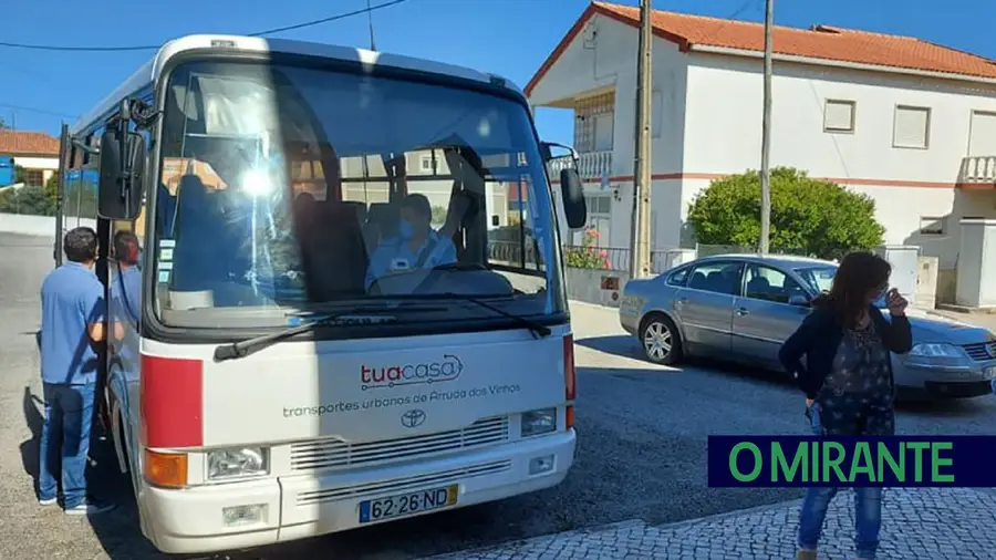Autocarro urbano de Arruda dos Vinhos volta a percorrer localidades do concelho Autocarro urbano de Arruda dos Vinhos volta a percorrer localidades do concelho