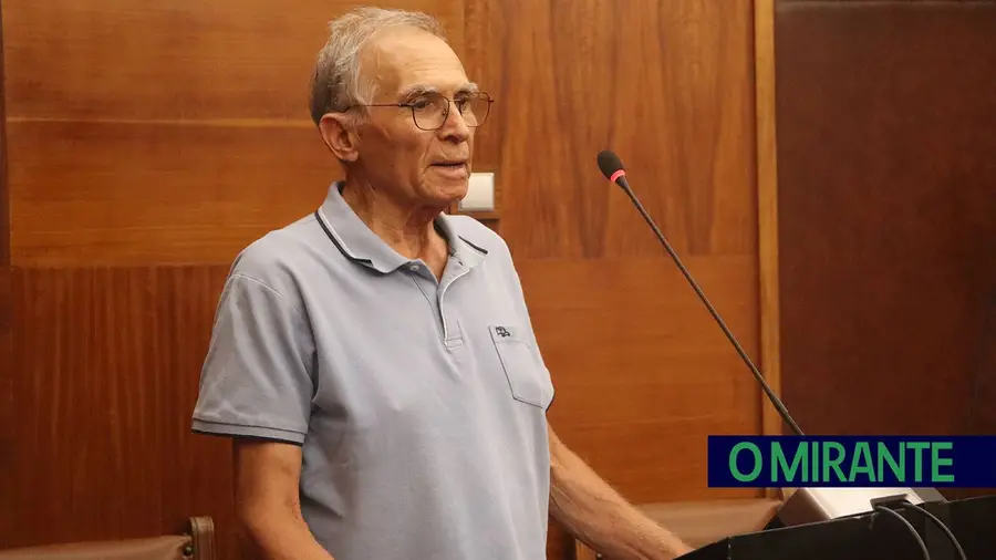 Munícipe alerta executivo sobre repavimentações descuidadas e sinalética confusa no Cartaxo