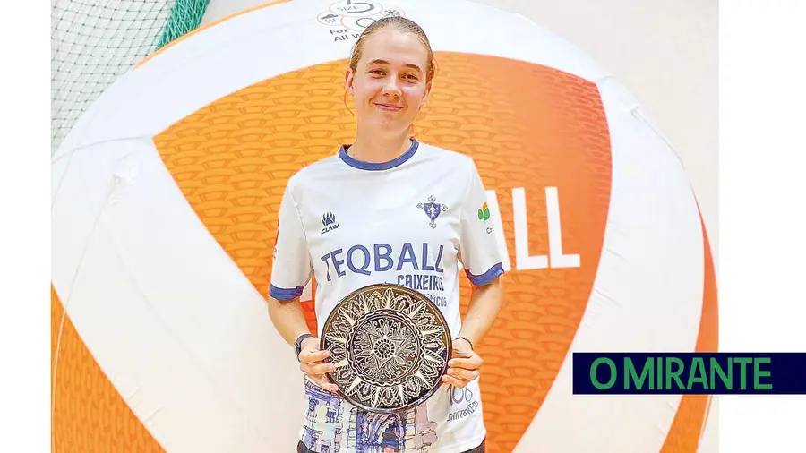 Atleta dos Caixeiros de Santarém com medalha de prata no Circuito Mundial de Teqball