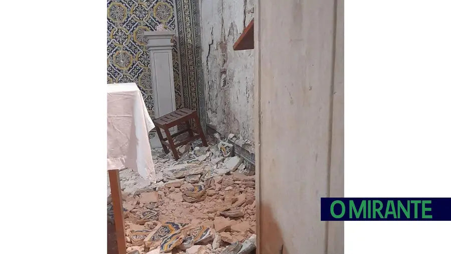Furto e vandalismo na Igreja de Santo António em Constância