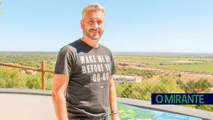 “A ideia das pessoas é que os políticos estão nos cargos para ganhar muito e não fazerem nada” “A ideia das pessoas é que os políticos estão nos cargos para ganhar muito e não fazerem nada”