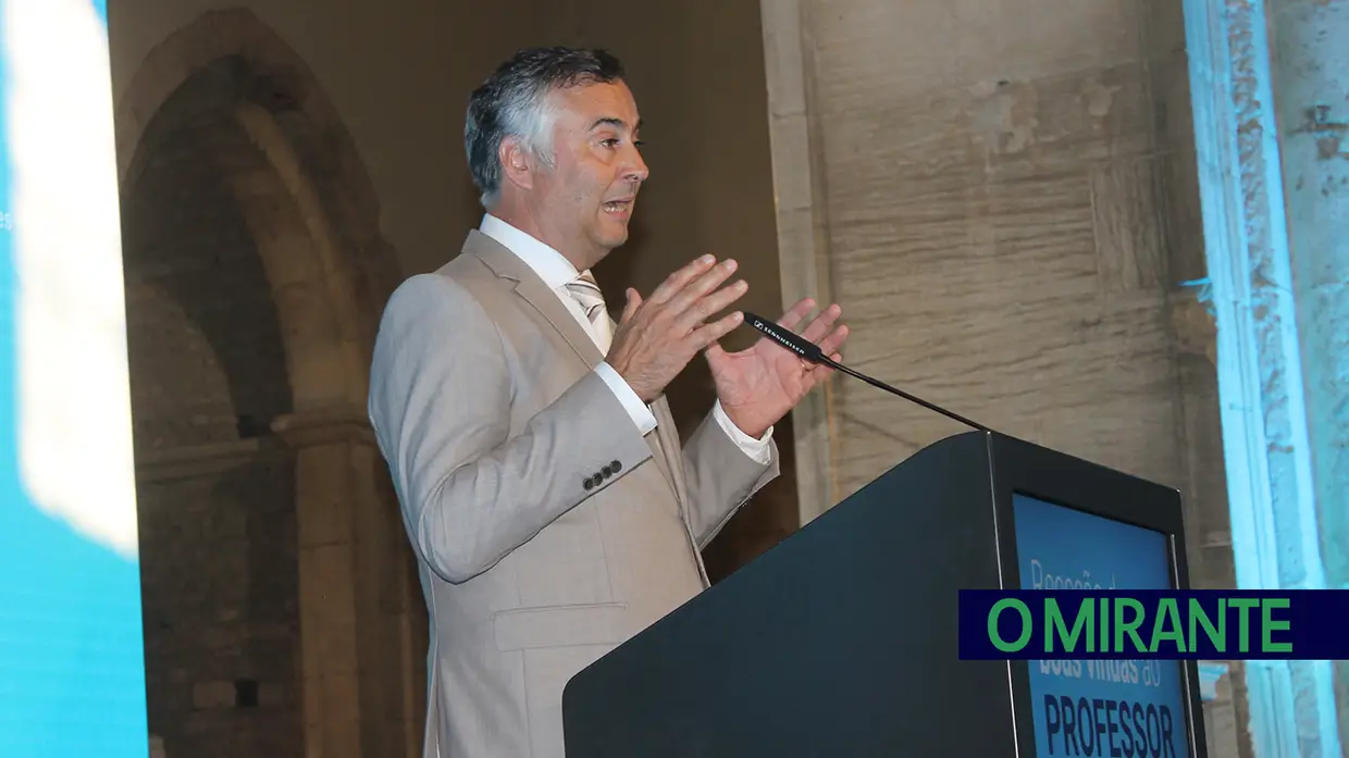 Ministro da Educação foi o convidado surpresa na recepção ao professor em Santarém