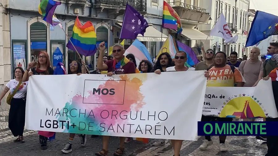 Marcha do Orgulho desfilou pelo centro de Santarém