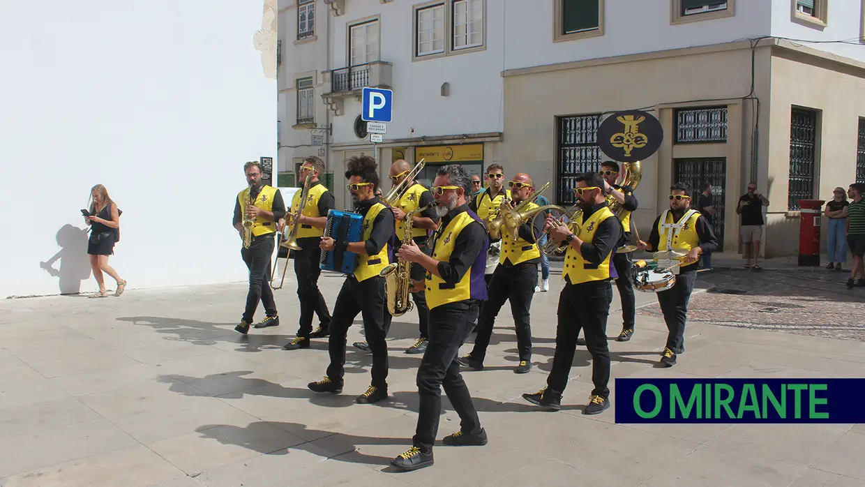 Drama e Beiço é um grupo musical de Tomar que aposta na animação de rua