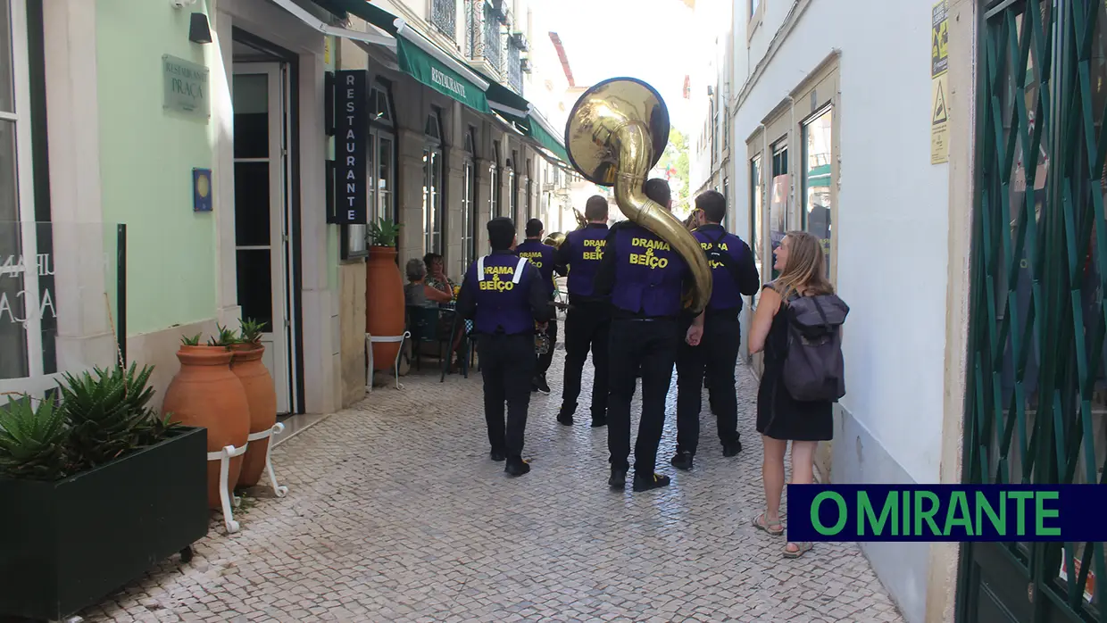 Drama e Beiço é um grupo musical de Tomar que aposta na animação de rua