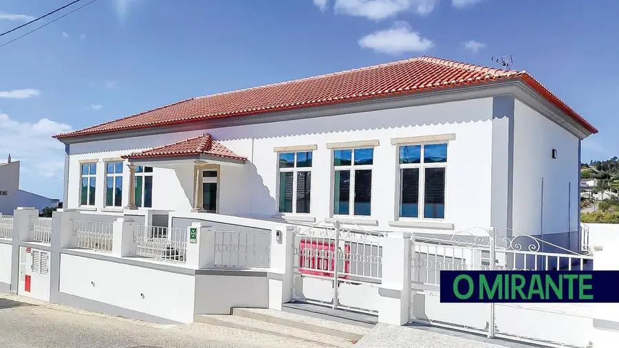 Antiga escola de Vila Verde dos Francos transformada em centro de apoio