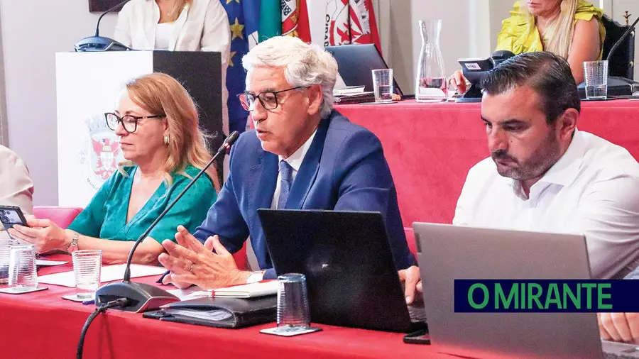 Luís Albuquerque garante avanços em obras essenciais para a mobilidade em Fátima