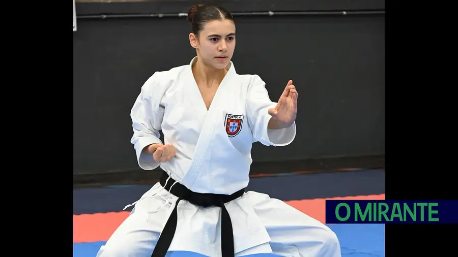 Salomé Guiomar é vice-campeã mundial em Karate Shotokan