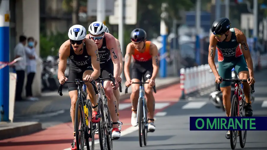 João Nuno Batista e Maria Tomé alcançam Top 10 no Campeonato do Mundo de Triatlo
