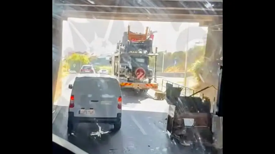 Motorista destrói Rolls Royce de um milhão de euros na Póvoa de Santa Iria