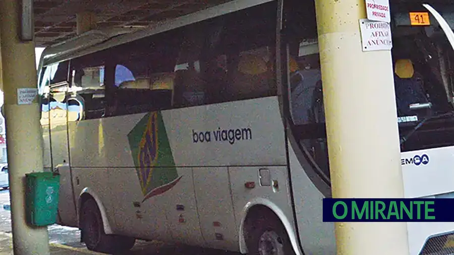 Utentes de Alenquer criticam Boa Viagem por falhar horários e prestar mau serviço