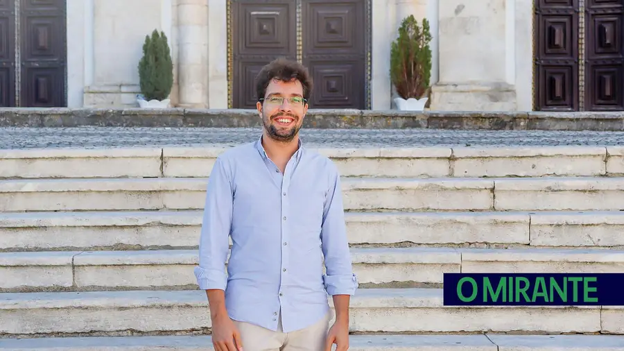 O tenor escalabitano que regressa a casa para cantar Mozart na Sé de Santarém
