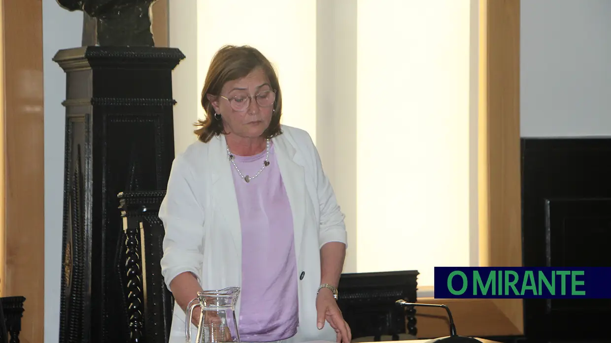 Executivo do Entroncamento embarga obra de candidato que fez negócio com presidente da câmara