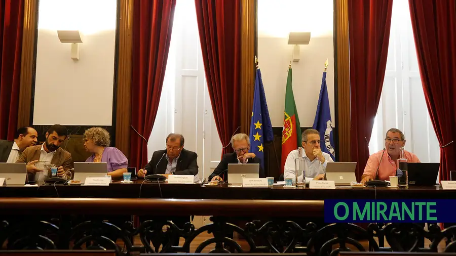 Passeio pedonal do Carregado adiado para o próximo executivo